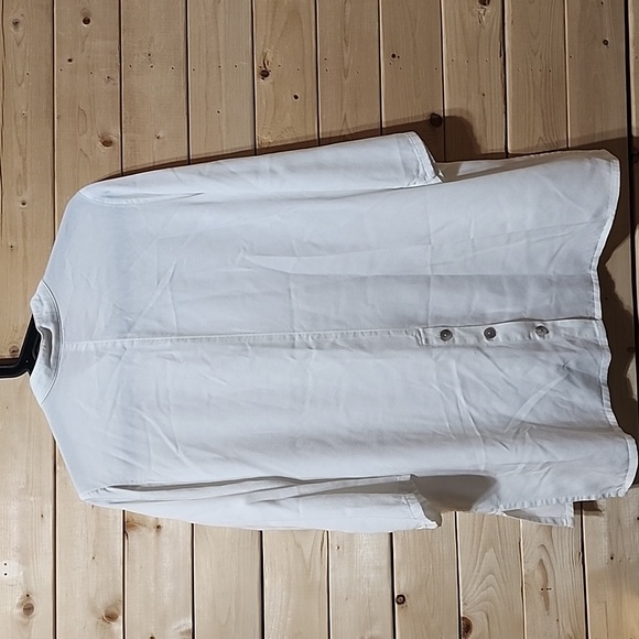 Soft Surroundings High Low Button Down Shirt Size Medium - Picture 2 of 6